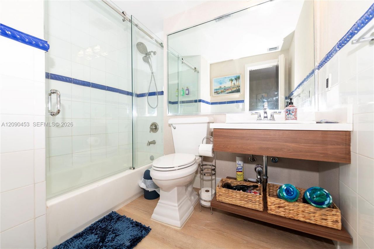 918 Ocean Dr , Unit 206, Miami Beach, FL 33139 Photo