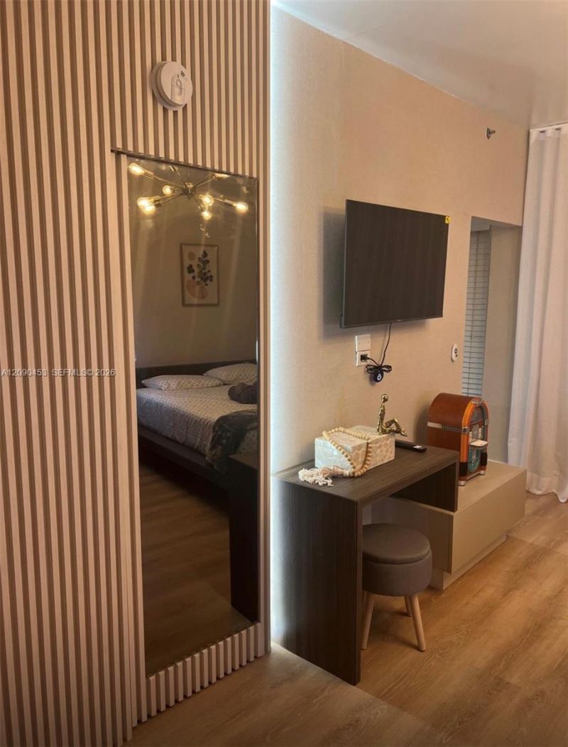 918 Ocean Dr , Unit 206, Miami Beach, FL 33139 Photo