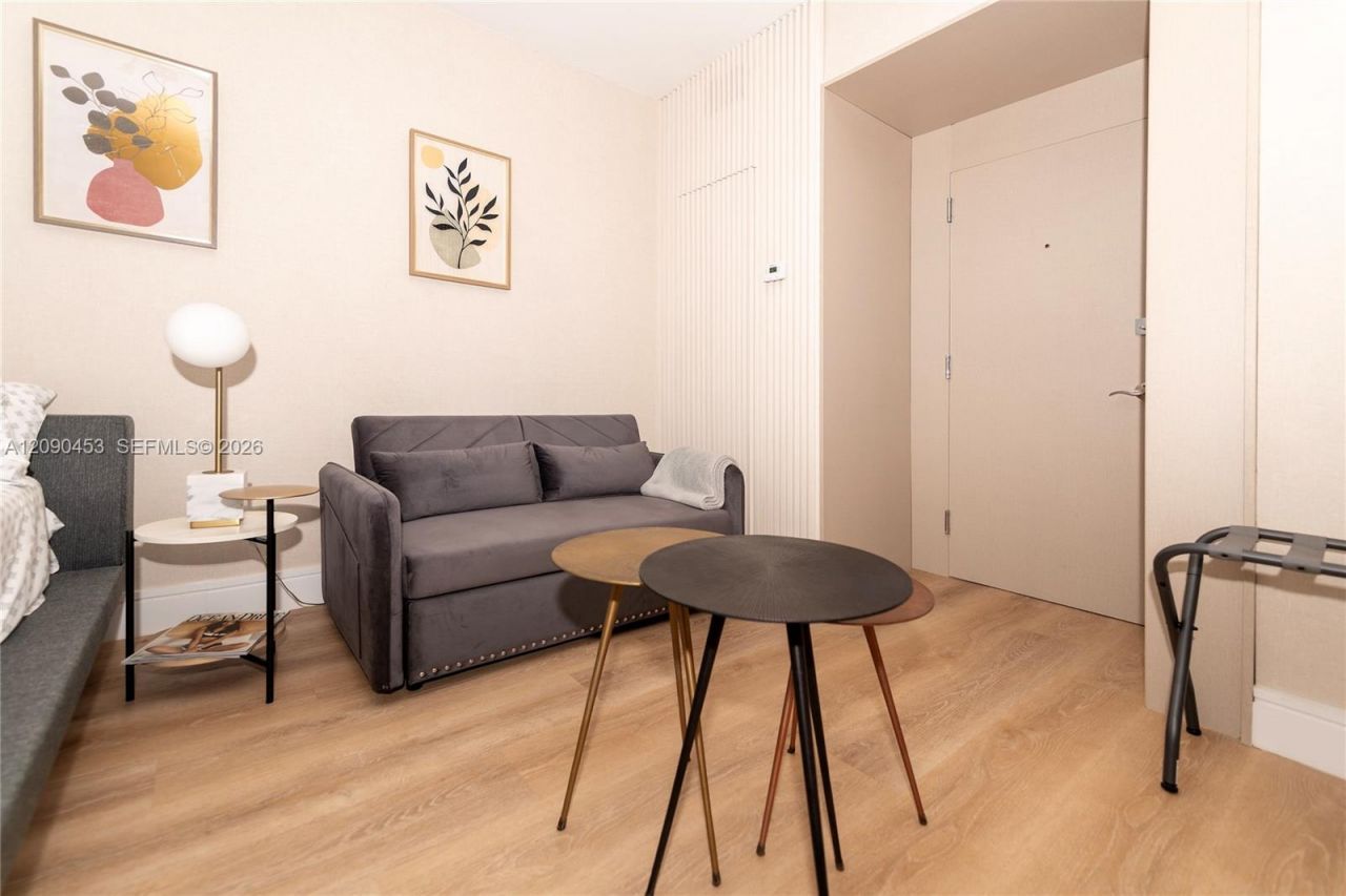 918 Ocean Dr , Unit 206, Miami Beach, FL 33139 Photo