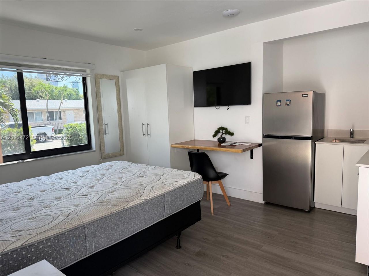 910 SW 8th Ave, Unit B, Miami, FL 33130 Photo