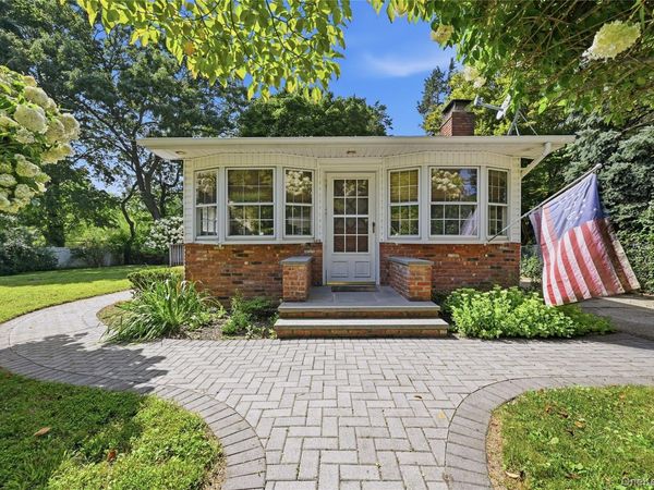 76 Queen Road , Rocky Point, NY 11778