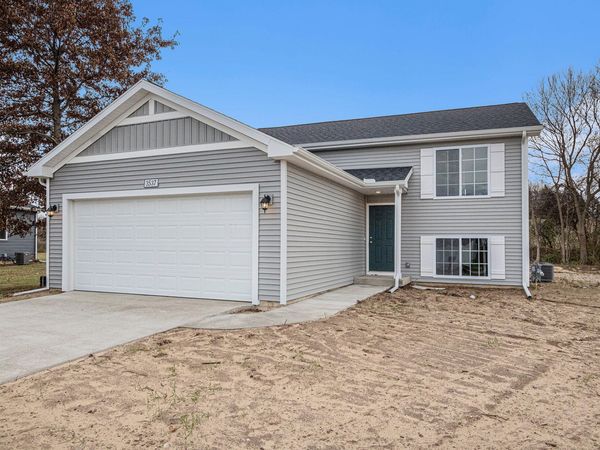 587 River Oaks Drive, Watervliet, MI 49098