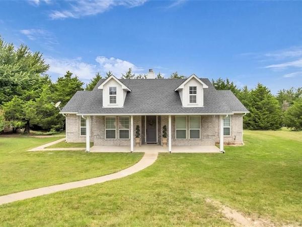 1011 Sister Grove Road, Van Alstyne, TX 75495