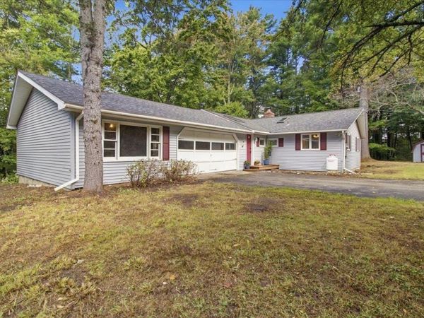 261 Skyboro Road, Pownal, VT 05261