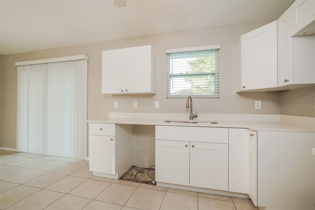 1206 NE 5th Place , Cape Coral, FL 33909 Photo