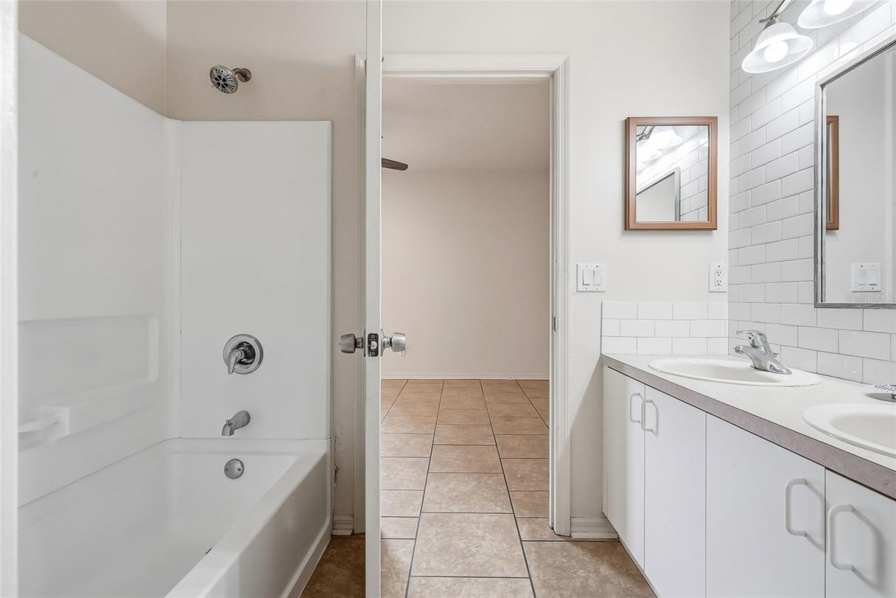 3520 17th Street Court E, Bradenton, FL 34208 Photo