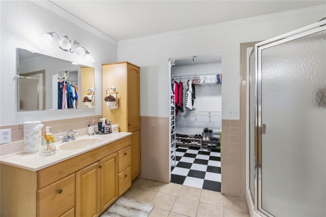 240 1st Street, Davenport, FL 33837 Photo