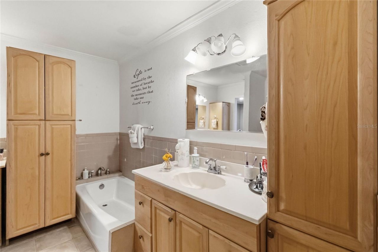 240 1st Street, Davenport, FL 33837 Photo