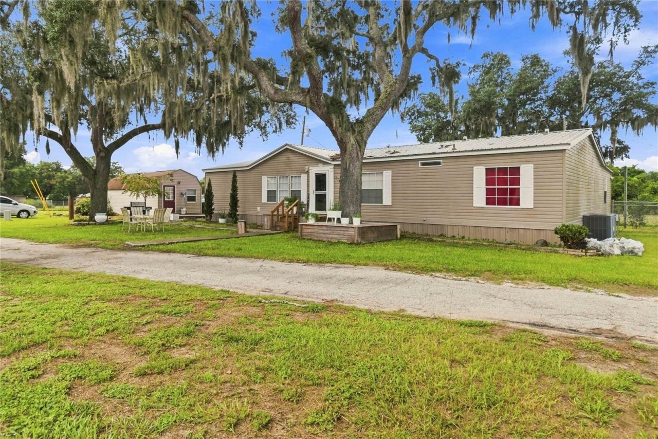 240 1st Street, Davenport, FL 33837 Photo