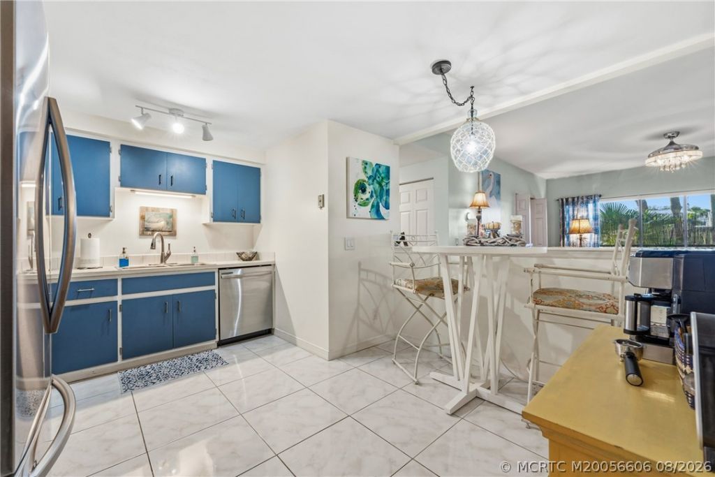 250 SE Four Winds Drive, Unit 105, Stuart, FL 34996 Photo