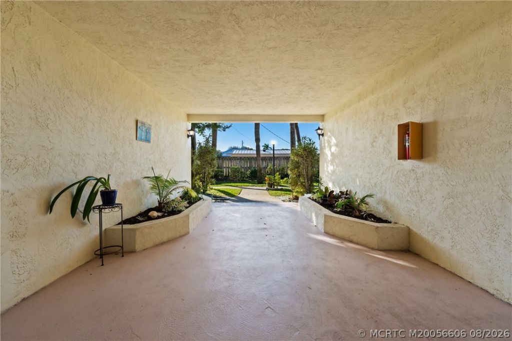 250 SE Four Winds Drive, Unit 105, Stuart, FL 34996 Photo