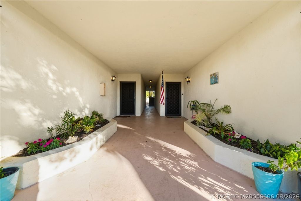 250 SE Four Winds Drive, Unit 105, Stuart, FL 34996 Photo