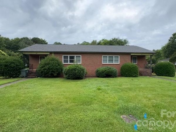 2112 Stewart Avenue N, Newton, NC 28658