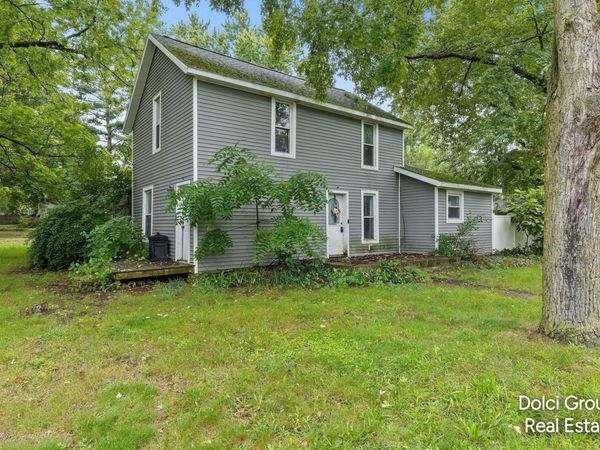 404 Pine Street, Howard City, MI 49329