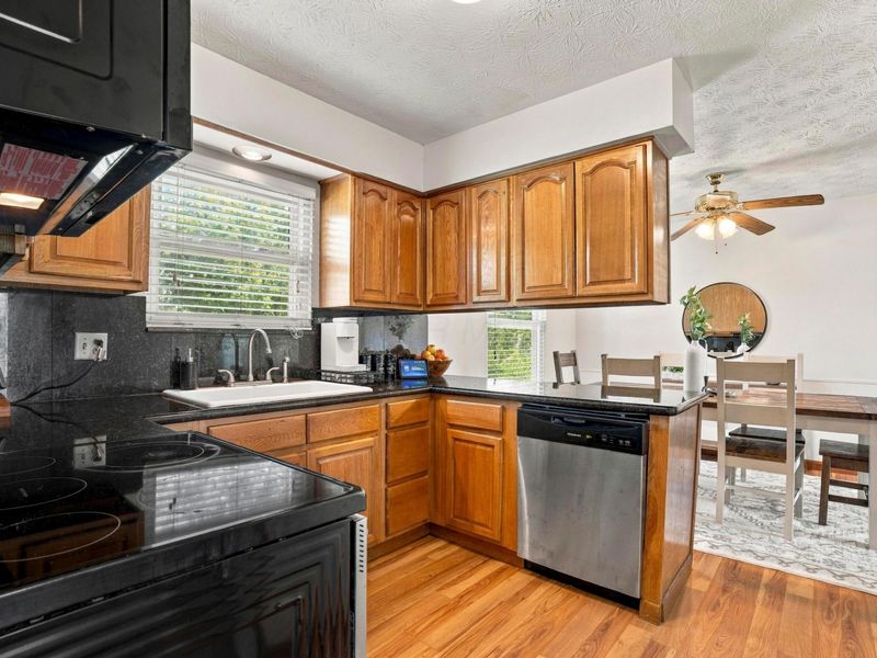 2570 Scott Court, Grove City, OH 43123 Photo 12