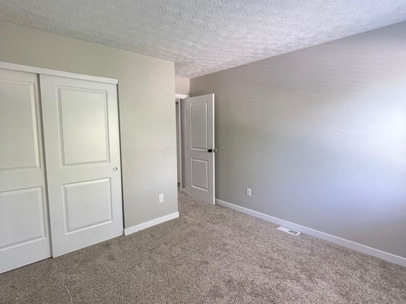 4863 Driffield Court, Columbus, OH 43221 Photo 10