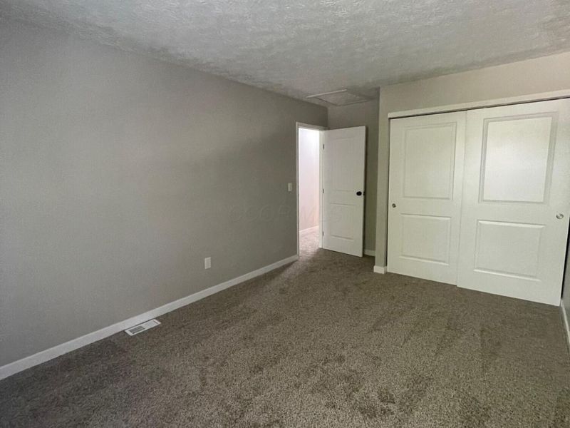 4863 Driffield Court, Columbus, OH 43221 Photo 11