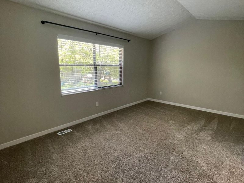 4863 Driffield Court, Columbus, OH 43221 Photo 14
