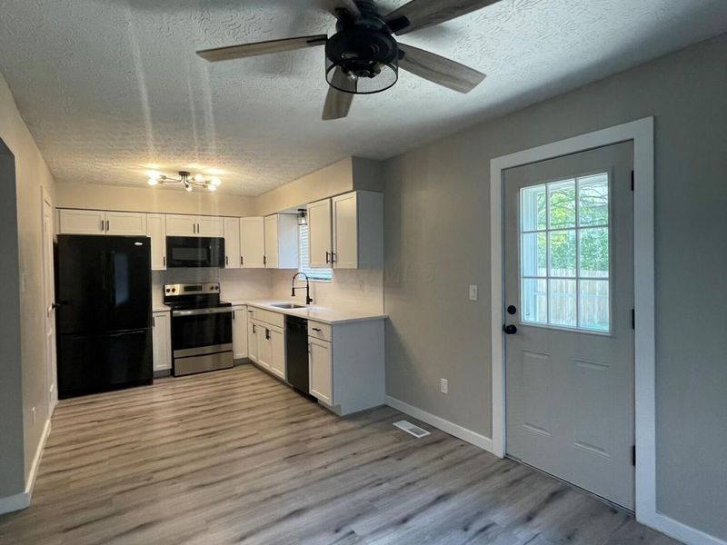 4863 Driffield Court, Columbus, OH 43221 Photo 4