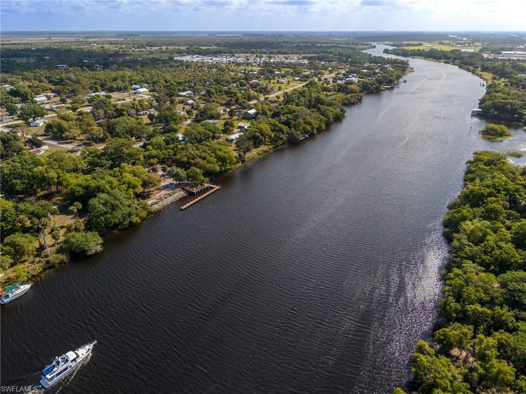 22301 N River Rd, Alva, FL 33920 Photo