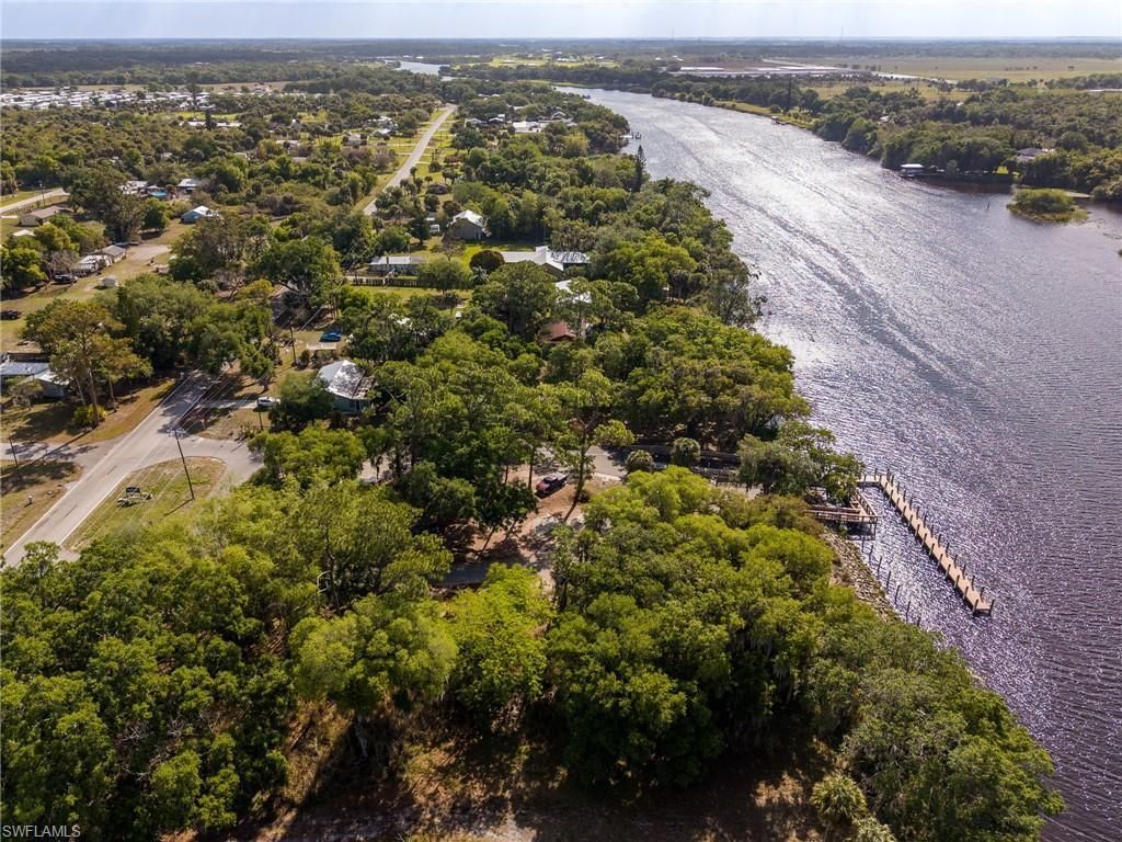 22301 N River Rd, Alva, FL 33920 Photo