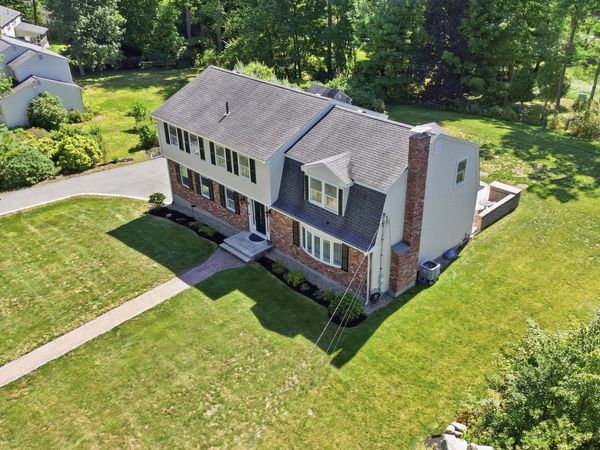 5 Phlox Ln, Acton, MA 01720