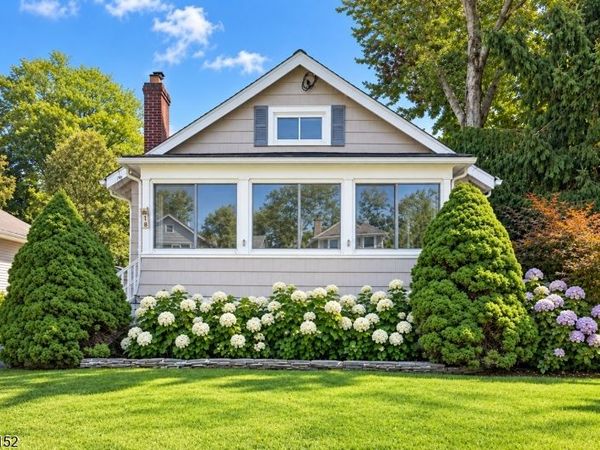 18 Stewart Pl, Fanwood, NJ 07023