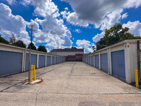 8029 Hamilton Avenue, Cincinnati, OH 45231