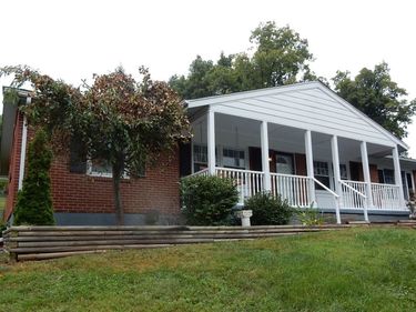 85 ROUTIER HILL RD, HOT SPRINGS, VA 24445
