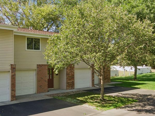 17587 Pond Circle, Eden Prairie, MN 55346