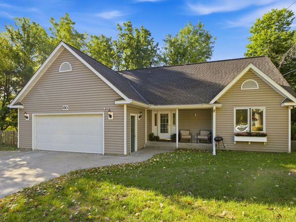 60 Imperial Drive E, West Saint Paul, MN 55118
