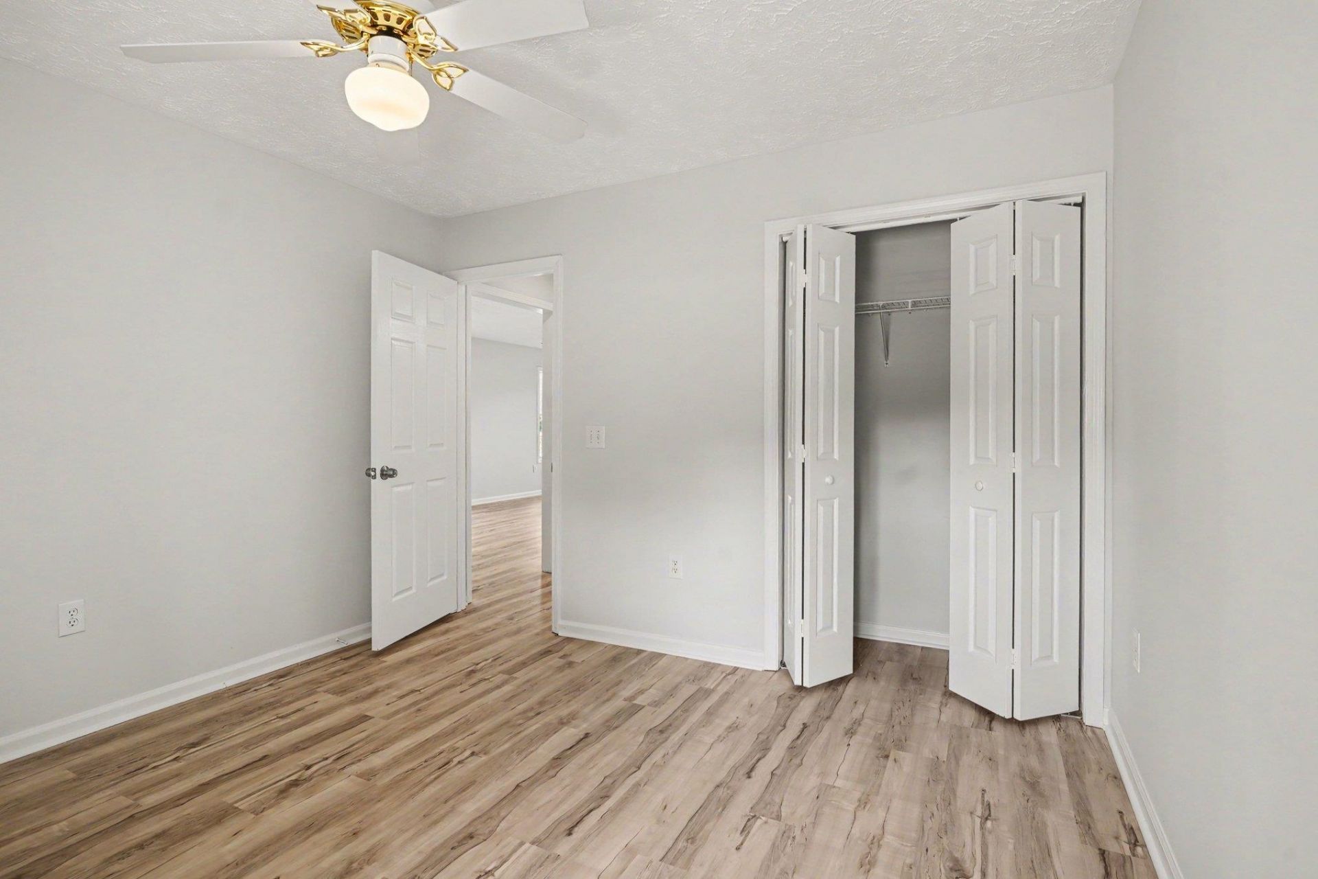597 Blue River Ct. Photo 13
