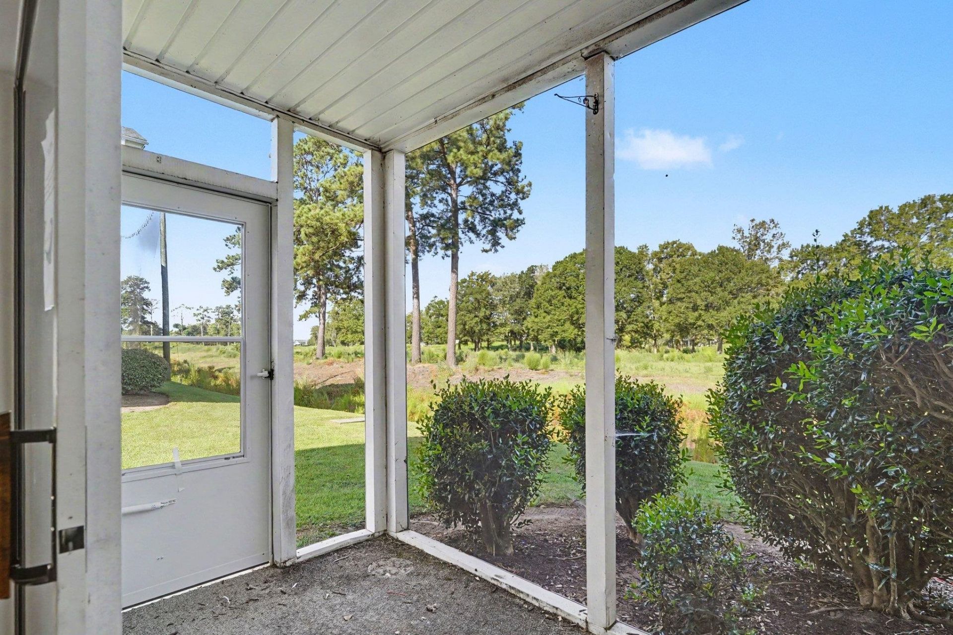 597 Blue River Ct. Photo 18