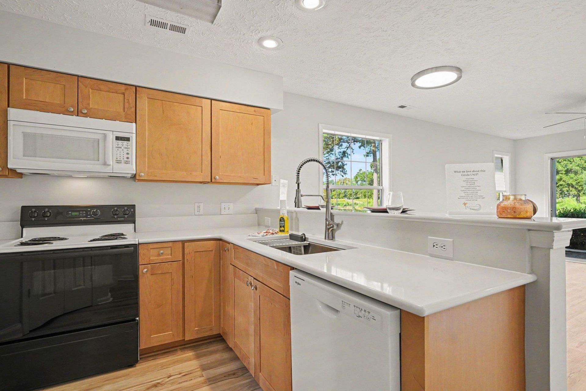 597 Blue River Ct. Photo 6