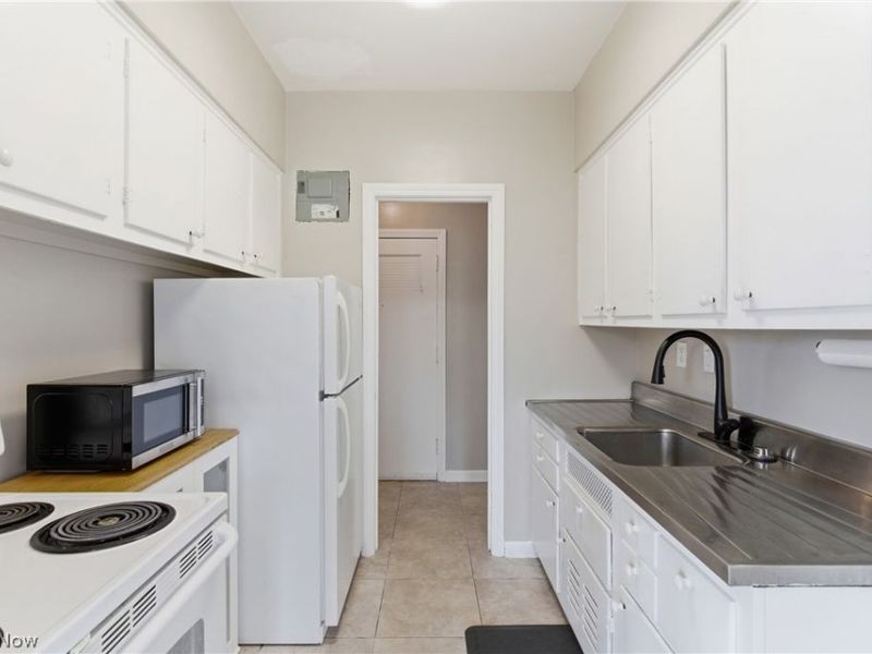15820 Van Aken Boulevard, Unit 507, Shaker Heights, OH 44120 Photo 10