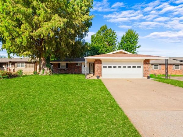 3805 N Eagle Lane, Bethany, OK 73008