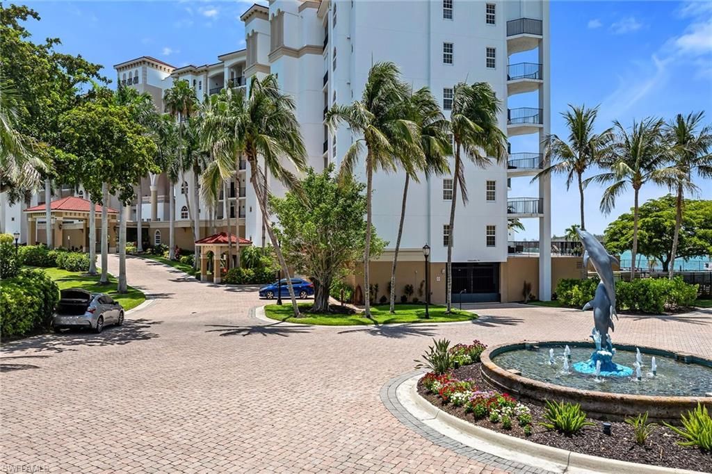 700 La Peninsula Blvd, Unit 603, Naples, FL 34113 Photo