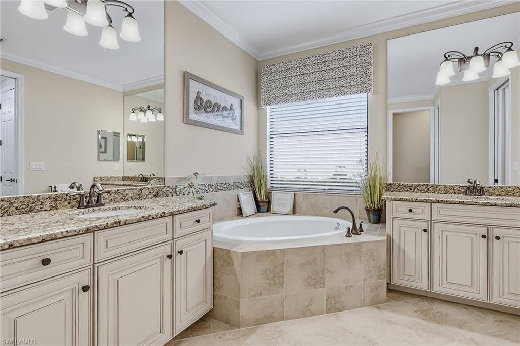 2918 Aviamar Cir, Naples, FL 34114 Photo