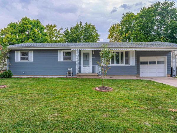 1017 N MADISON Street, Lincoln, IL 62656