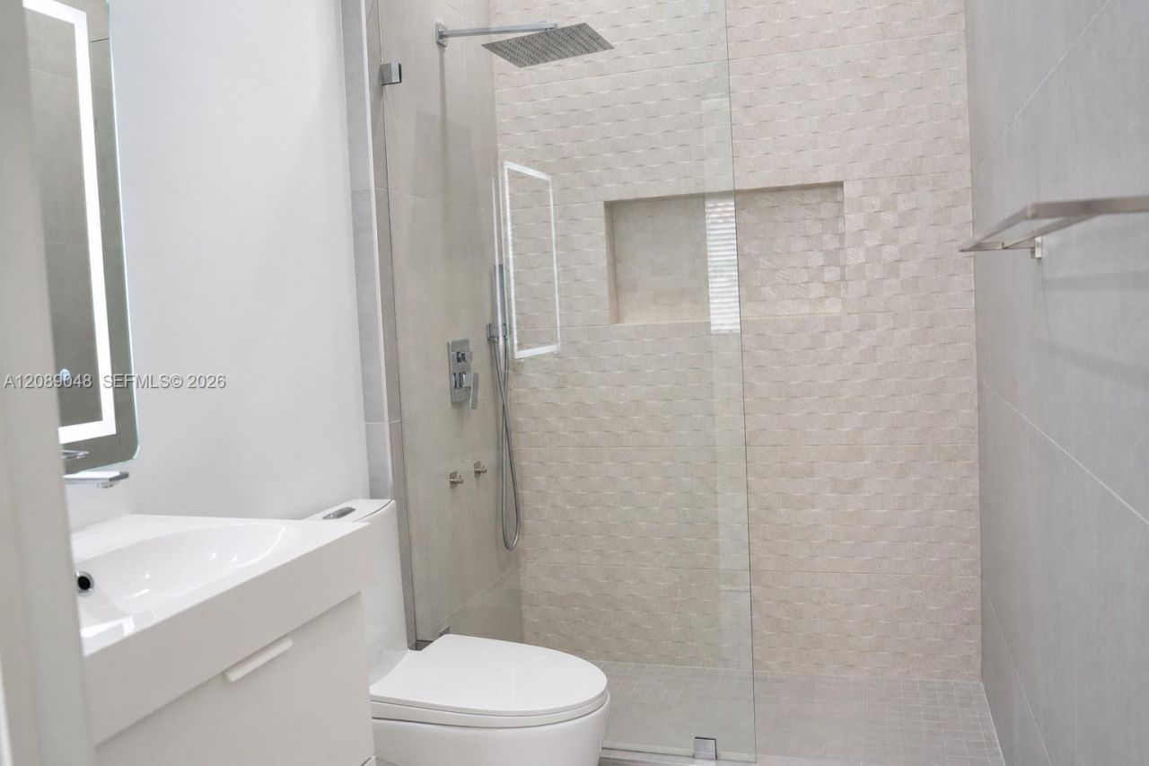 18133 SW 109th Path, Unit None, Miami, FL 33157 Photo