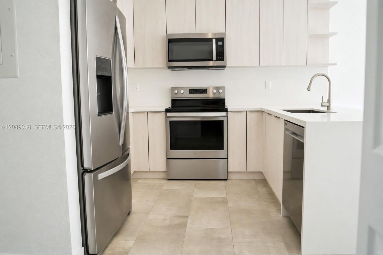 18133 SW 109th Path, Unit None, Miami, FL 33157 Photo