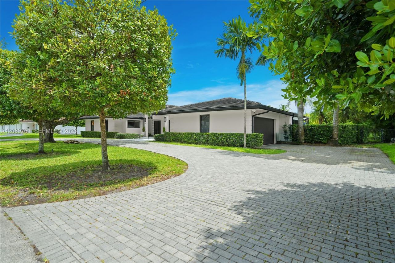 7420 SW 109th Ter, Pinecrest, FL 33156 Photo