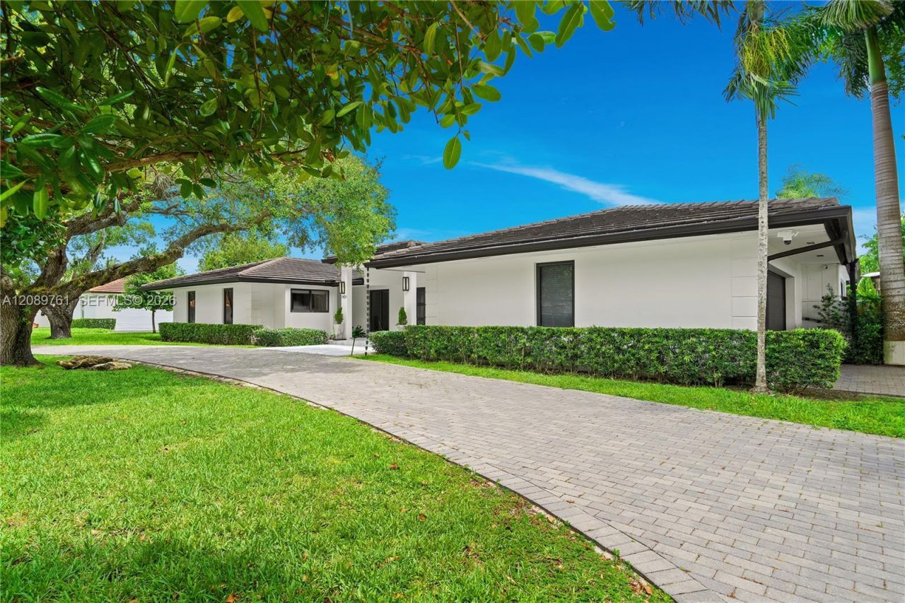7420 SW 109th Ter, Pinecrest, FL 33156 Photo
