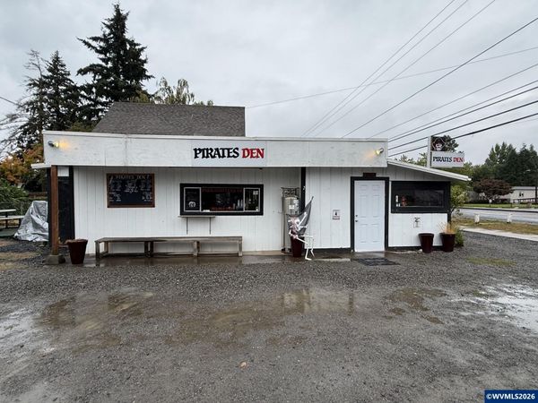 715 Ferry St, Dayton, OR 97114