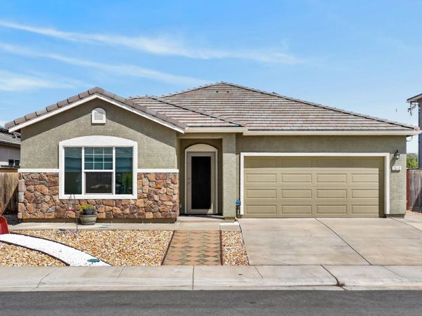 1512 Baywood Greens Dr, Ione, CA 95640