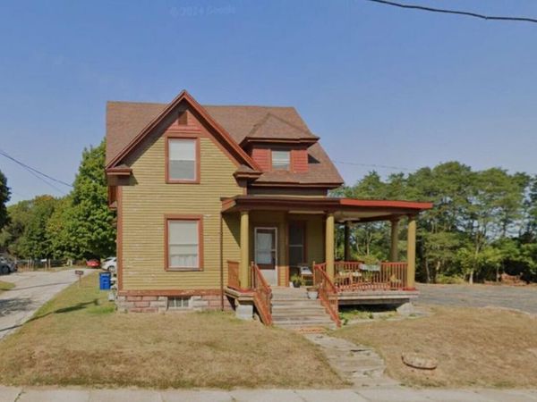 250 6th Street, Manistee, MI 49660