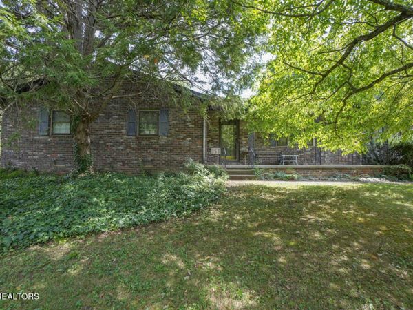853 W Cunningham St, Alcoa, TN 37701