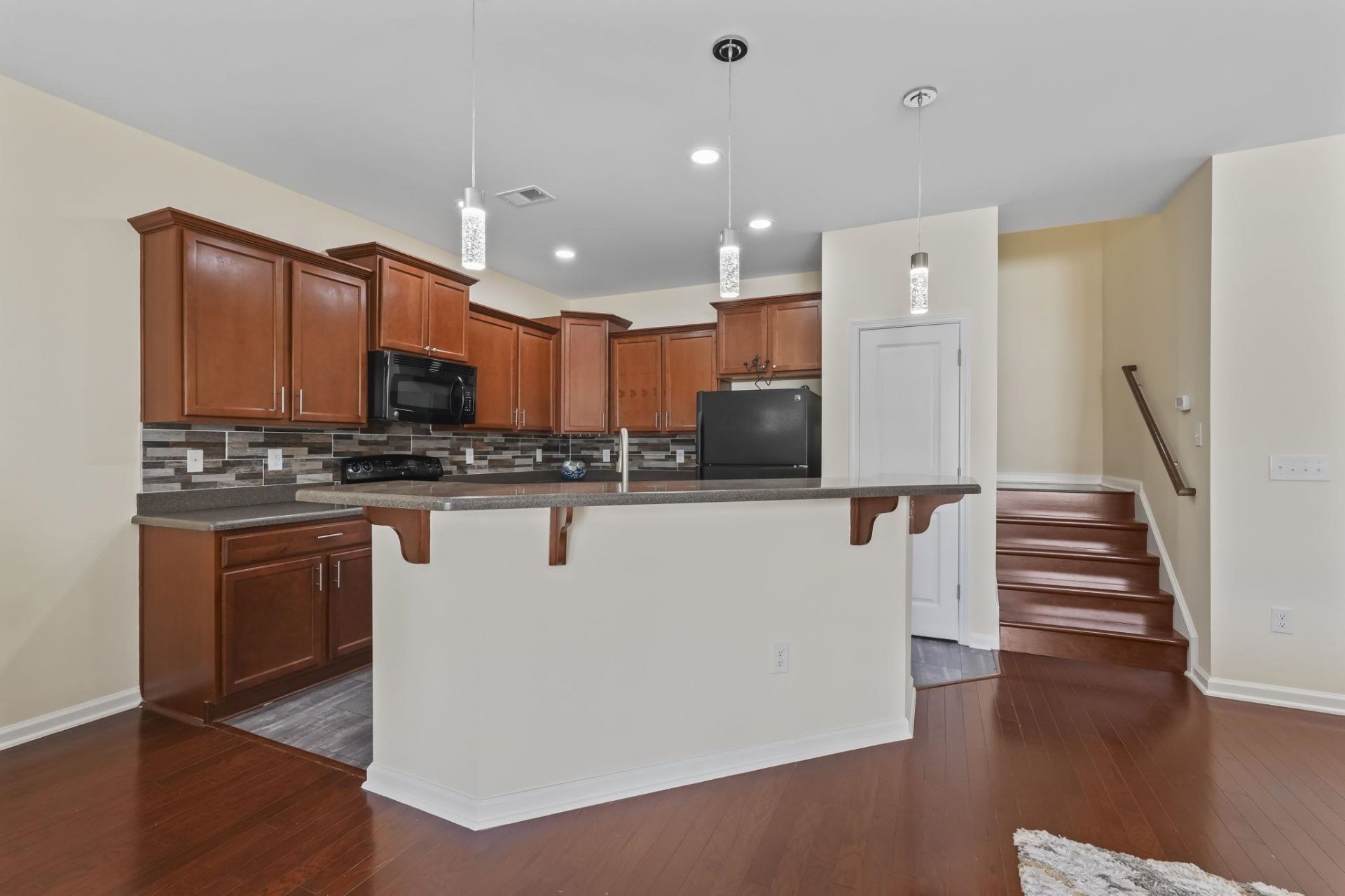 656 Pistoia Ln. Photo 10
