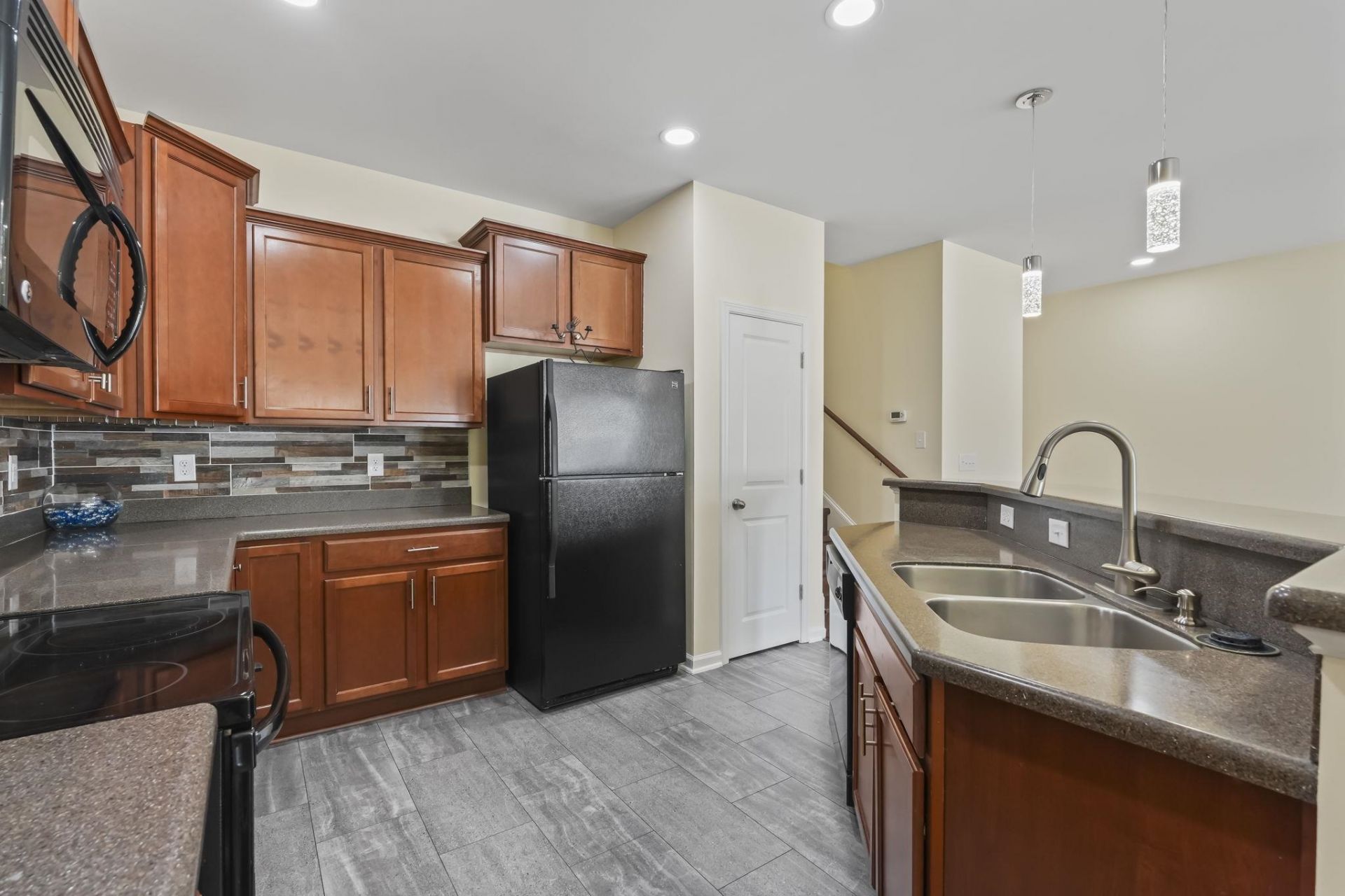 656 Pistoia Ln. Photo 11