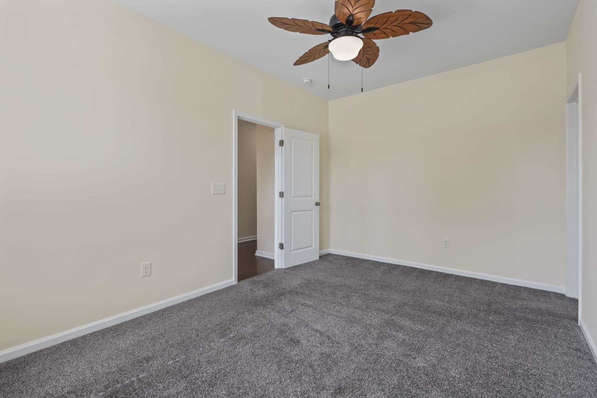656 Pistoia Ln. Photo 16